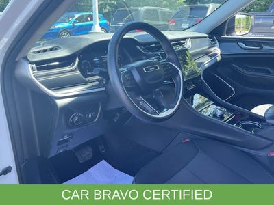 2022 Jeep Grand Cherokee Laredo 4x4