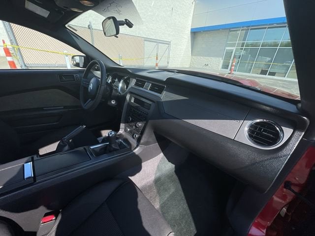 2012 Ford Mustang V6