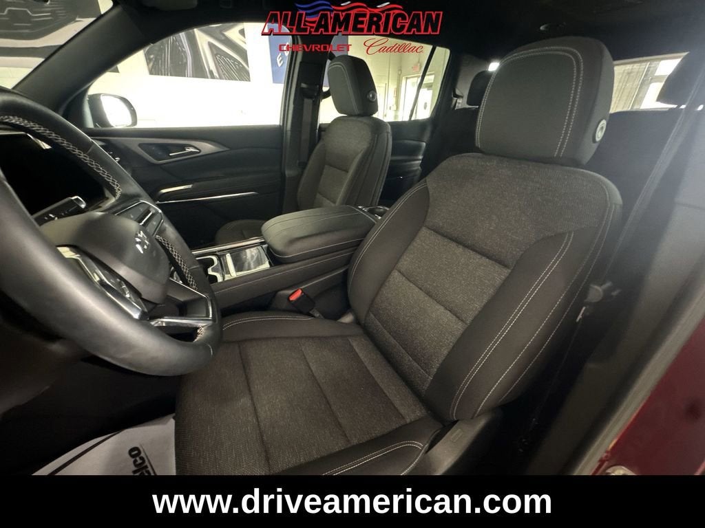 2024 Chevrolet Traverse LT