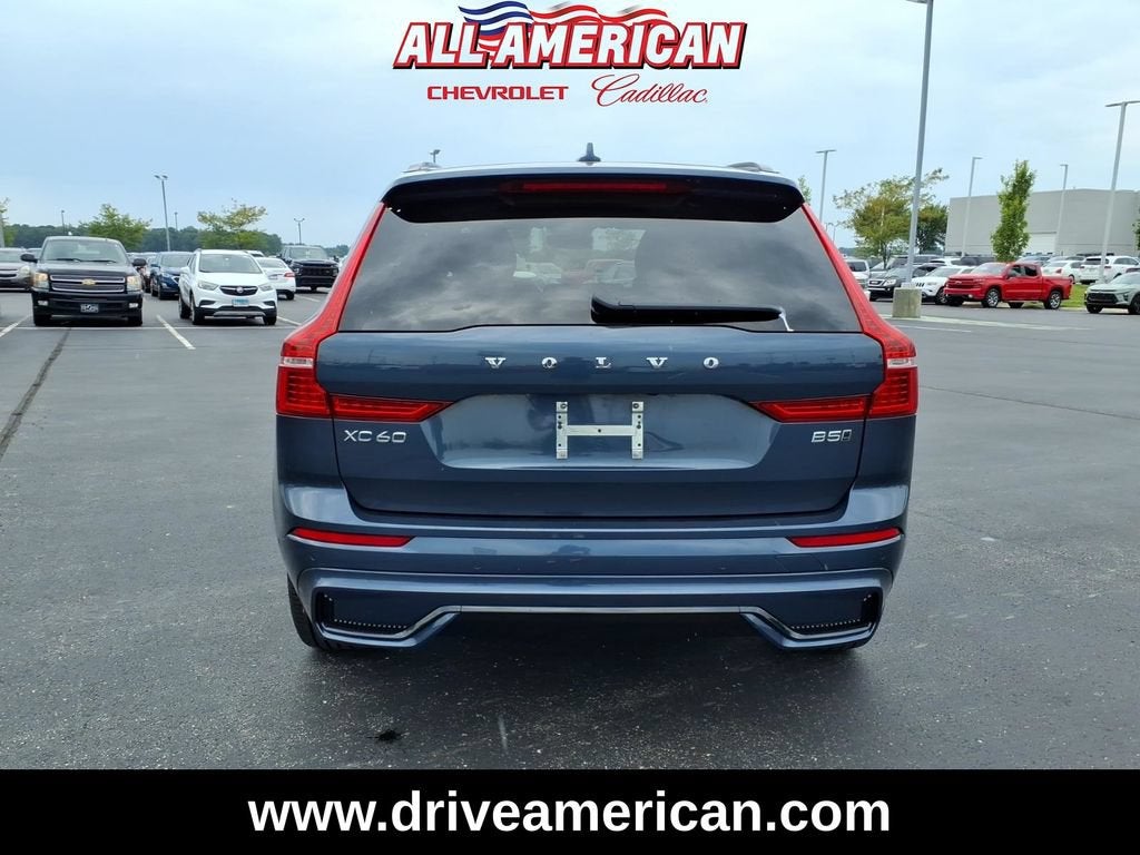 2024 Volvo XC60 Plus Dark Theme
