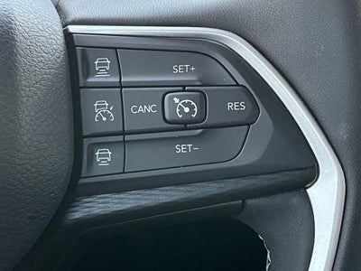 2023 Jeep Grand Cherokee Laredo 4x4