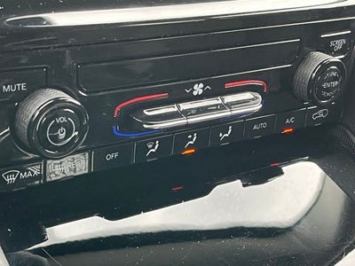 2023 Jeep Grand Cherokee L Laredo 4x4