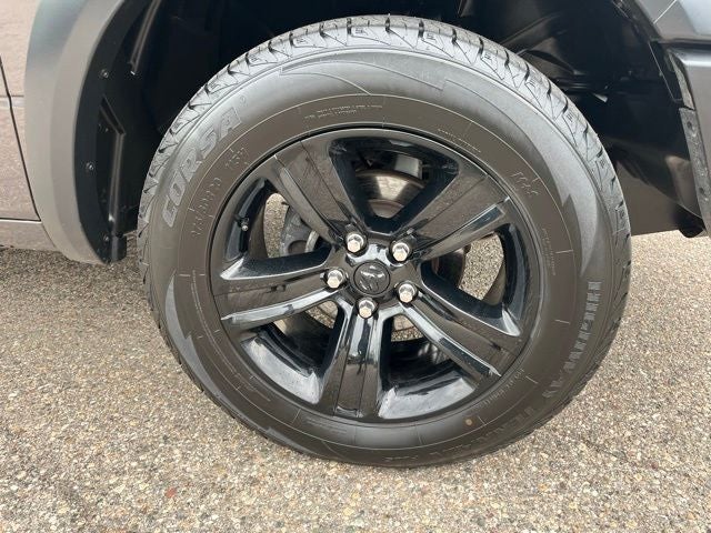 2024 RAM 1500 Classic Warlock Crew Cab 4x4 5'7' Box