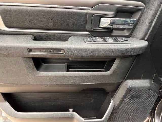 2024 RAM 1500 Classic Warlock Crew Cab 4x4 5'7' Box
