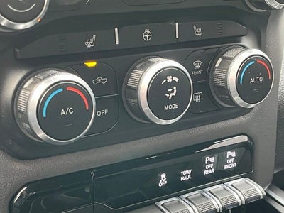 2022 RAM 1500 Big Horn Crew Cab 4x4 5'7' Box