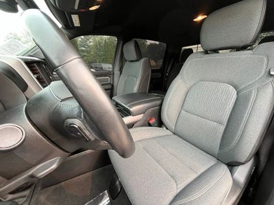 2022 RAM 1500 Big Horn Crew Cab 4x4 5'7' Box
