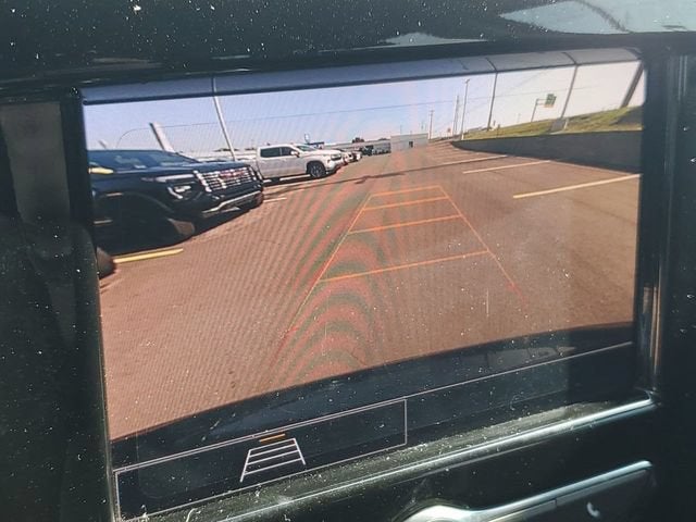 2021 Chevrolet Traverse LS - Photo 20