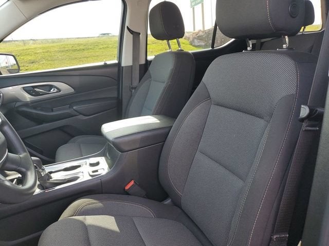 2021 Chevrolet Traverse LS - Photo 24