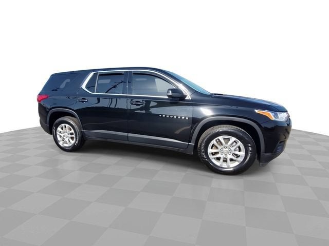 2021 Chevrolet Traverse LS - Photo 9