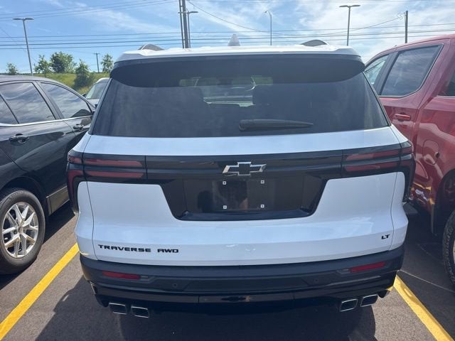 2024 Chevrolet Traverse LT