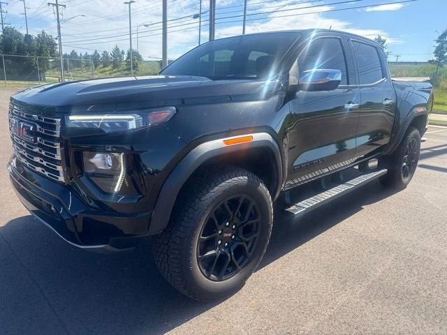2023 GMC Canyon 4WD Denali Crew Cab Short Box's photo