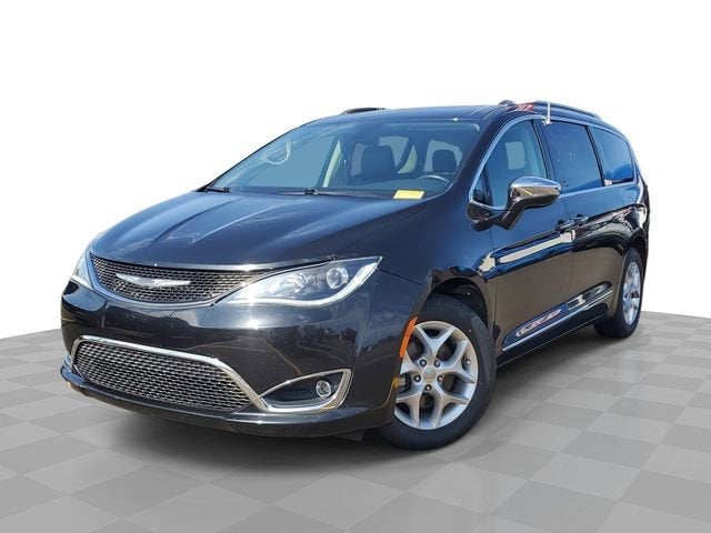 2020 Chrysler Pacifica Limited's photo