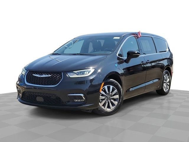 2025 Chrysler Pacifica Hybrid Select PHEV's photo