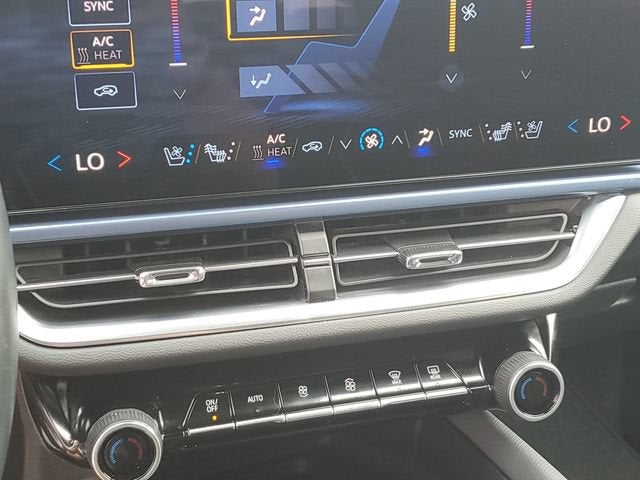 2024 Chevrolet Equinox EV LT - Photo 16