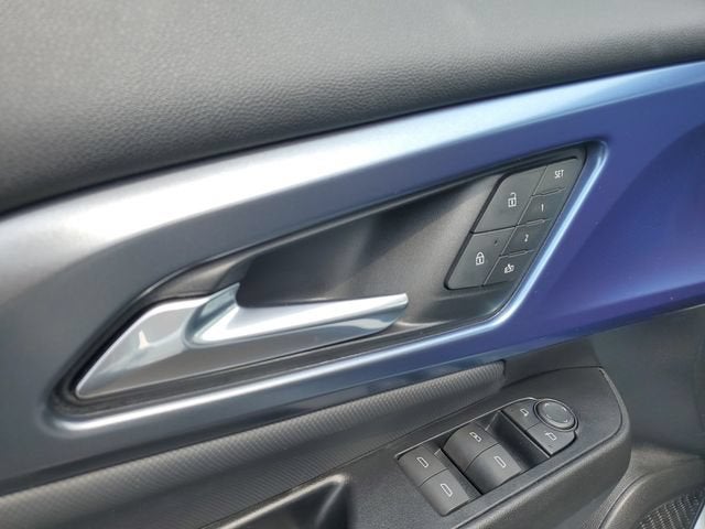 2024 Chevrolet Equinox EV LT - Photo 21