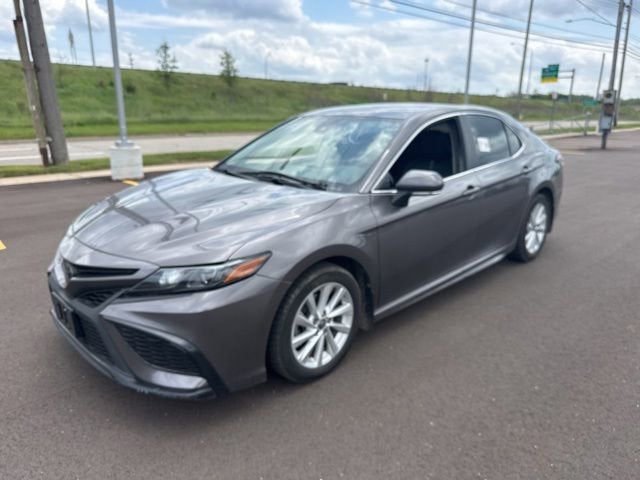 2022 Toyota Camry SE's photo
