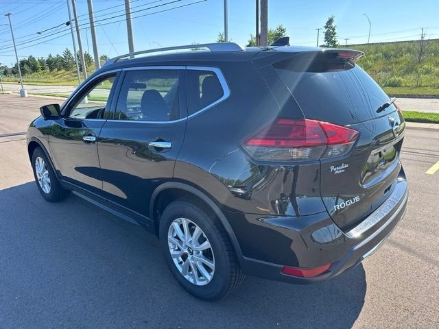 2017 Nissan Rogue SV - Photo 2