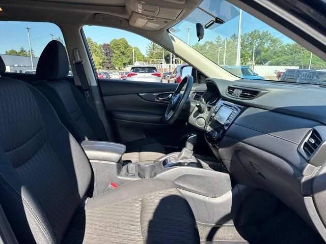 2017 Nissan Rogue SV - Photo 9