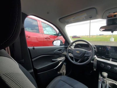 2025 Chevrolet Trax LS