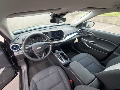 2025 Chevrolet Trax LS