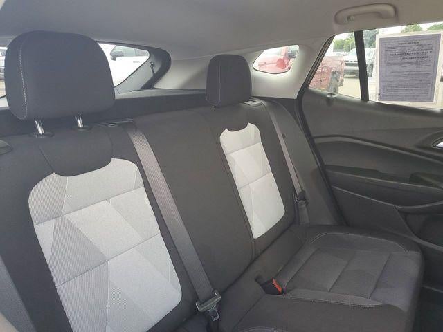 2025 Chevrolet Trax LS - Photo 30