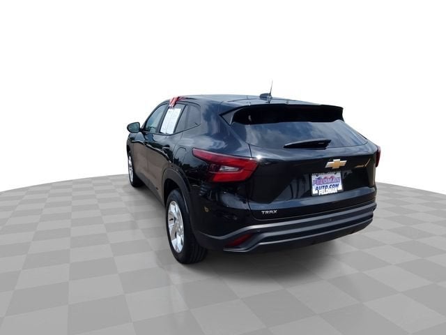 2025 Chevrolet Trax LS
