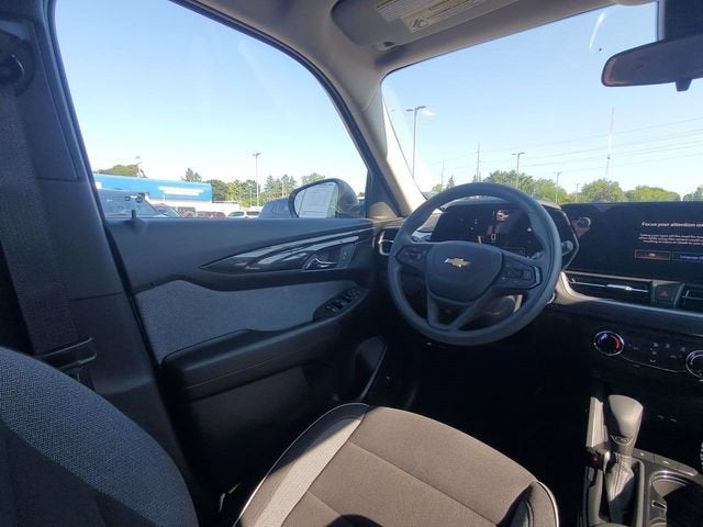 2025 Chevrolet Trailblazer LS - Photo 15