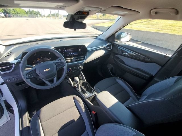 2025 Chevrolet Trailblazer LS - Photo 25