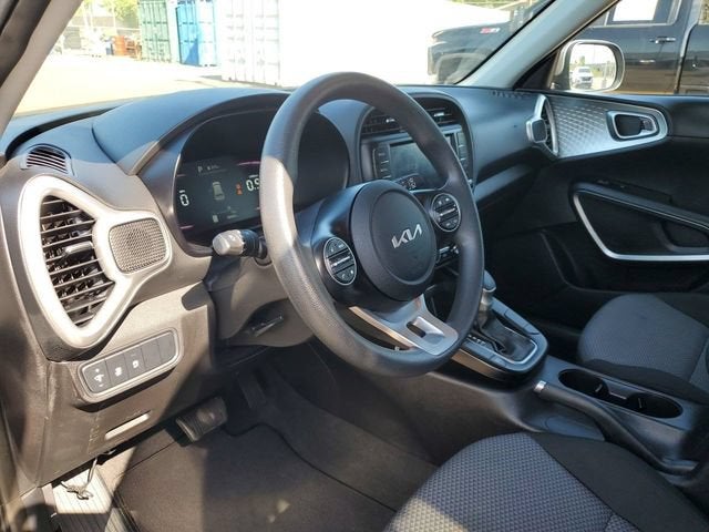 2023 Kia Soul LX - Photo 16