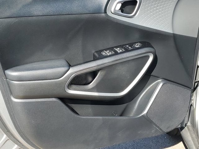 2023 Kia Soul LX - Photo 26