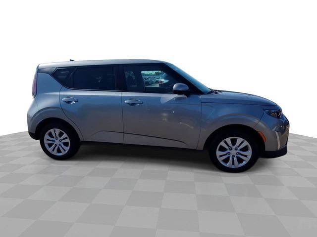 2023 Kia Soul LX - Photo 9