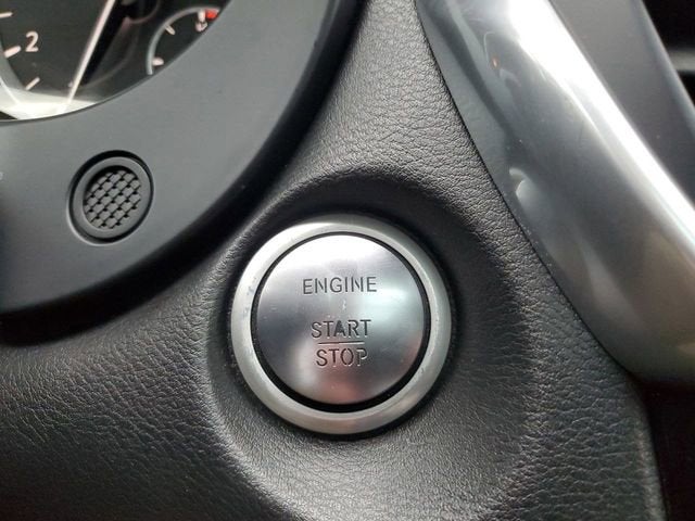 2017 INFINITI QX30 Premium