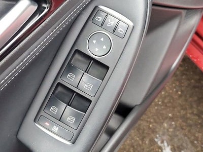 2017 INFINITI QX30 Premium