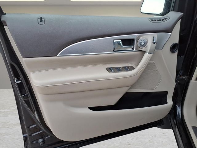 2015 Lincoln MKX Base