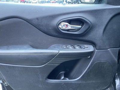 2016 Jeep Cherokee Sport