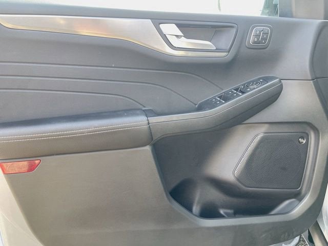 2022 Ford Escape Titanium Hybrid