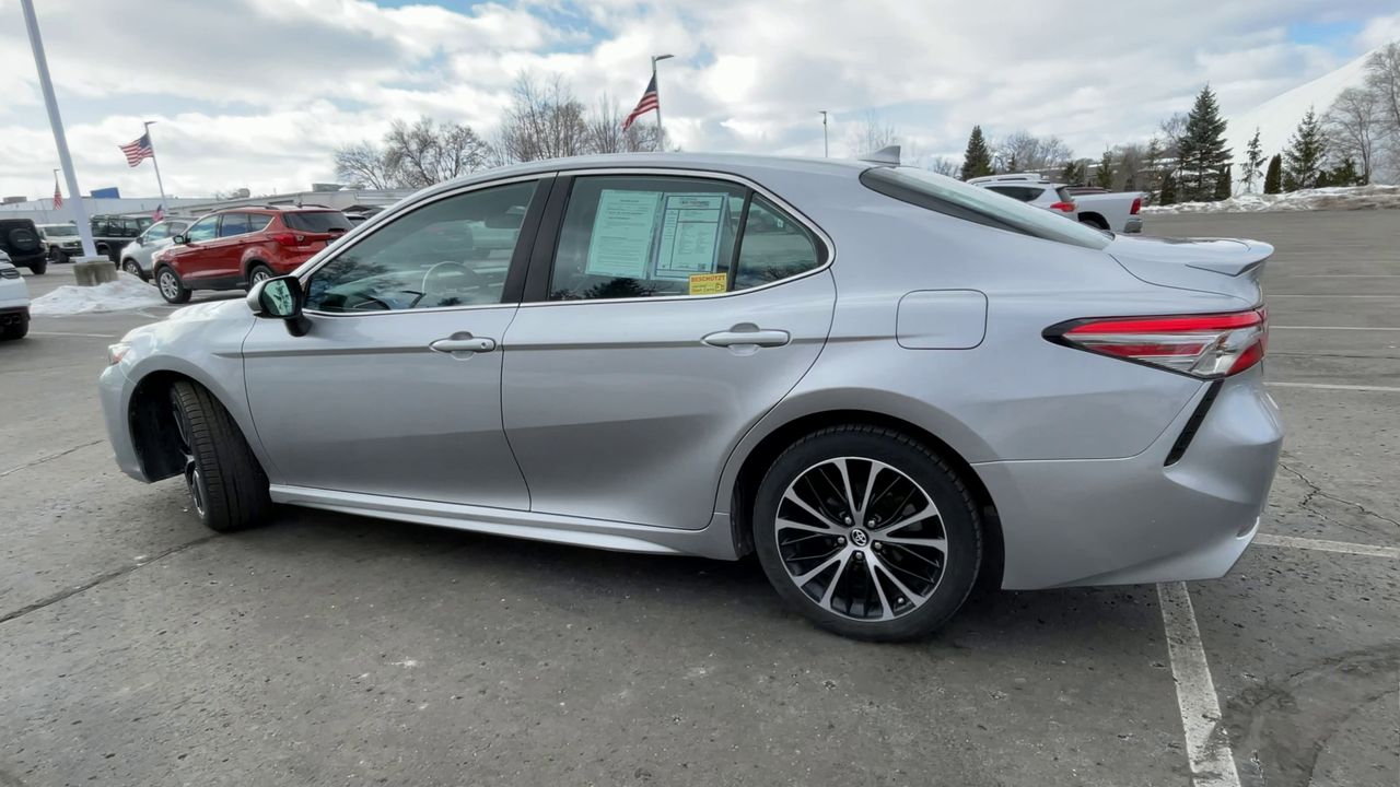 2019 Toyota Camry SE