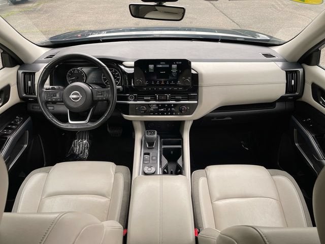 2023 Nissan Pathfinder SL 4WD