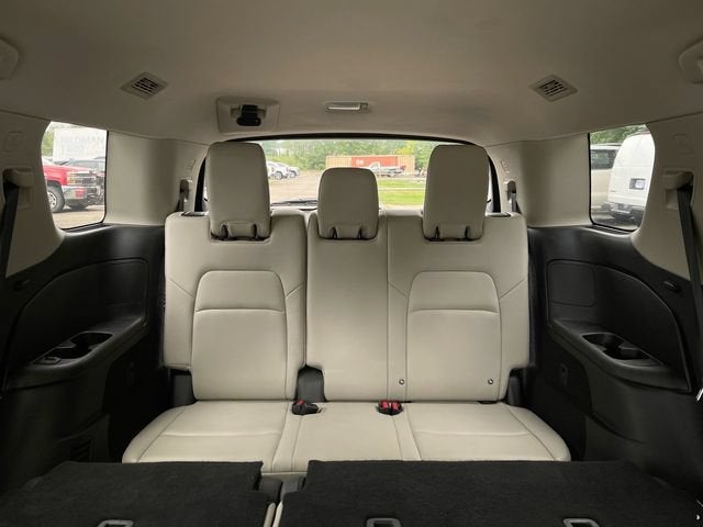 2023 Nissan Pathfinder SL 4WD