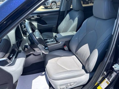 2022 Toyota Highlander Hybrid Limited