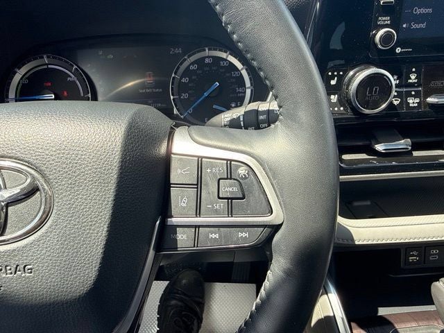 2022 Toyota Highlander Hybrid Limited