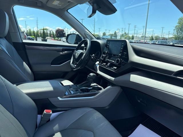 2022 Toyota Highlander Hybrid Limited