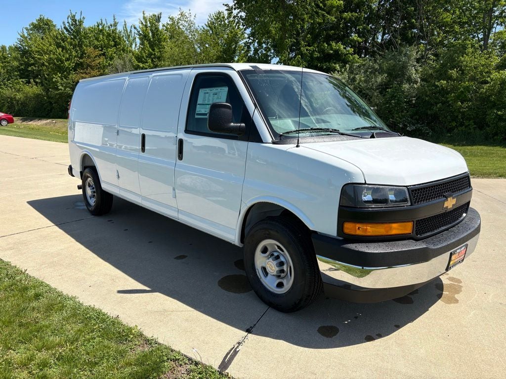 2026 Chevrolet Express 3500 Work Van Cargo