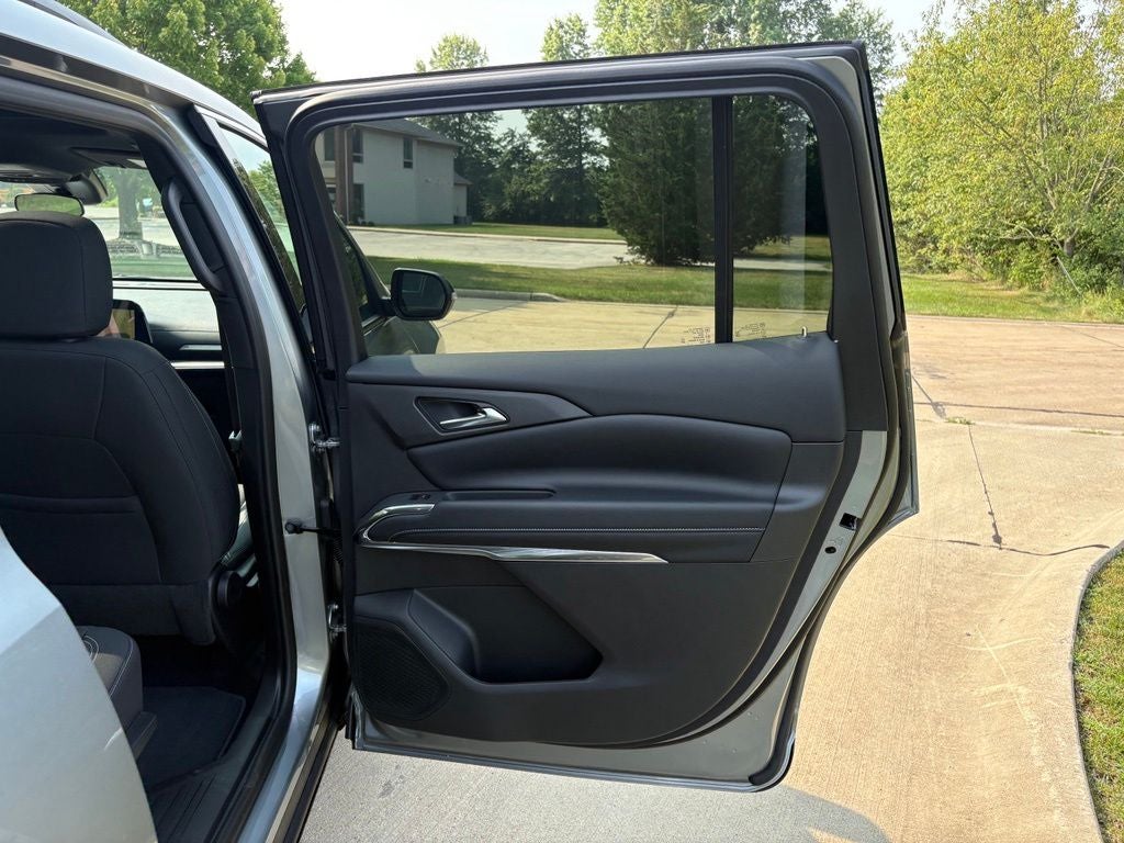 2026 Chevrolet Traverse LT 2LT