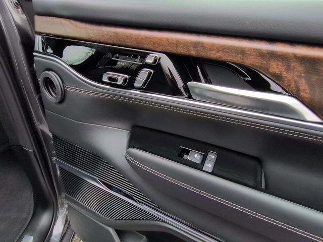 2023 Jeep Grand Wagoneer L Base