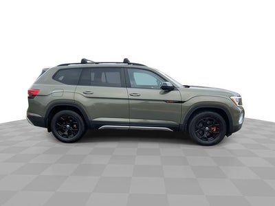 2024 Volkswagen Atlas 2.0T Peak Edition SEL