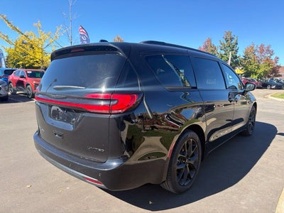2025 Chrysler Pacifica Limited