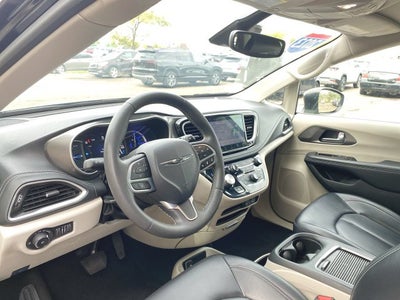 2023 Chrysler Pacifica Hybrid Touring L