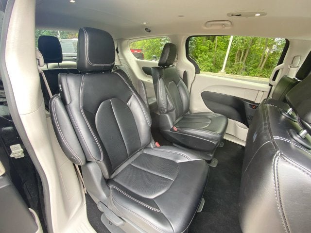 2023 Chrysler Pacifica Hybrid Touring L