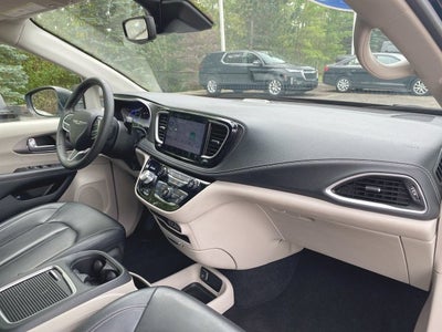 2023 Chrysler Pacifica Hybrid Touring L